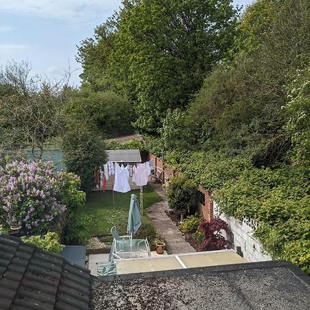 6 Trinity Grove Ella Street Hu5 3Bb Bed & Breakfast Kingston upon Hull ภายนอก รูปภาพ